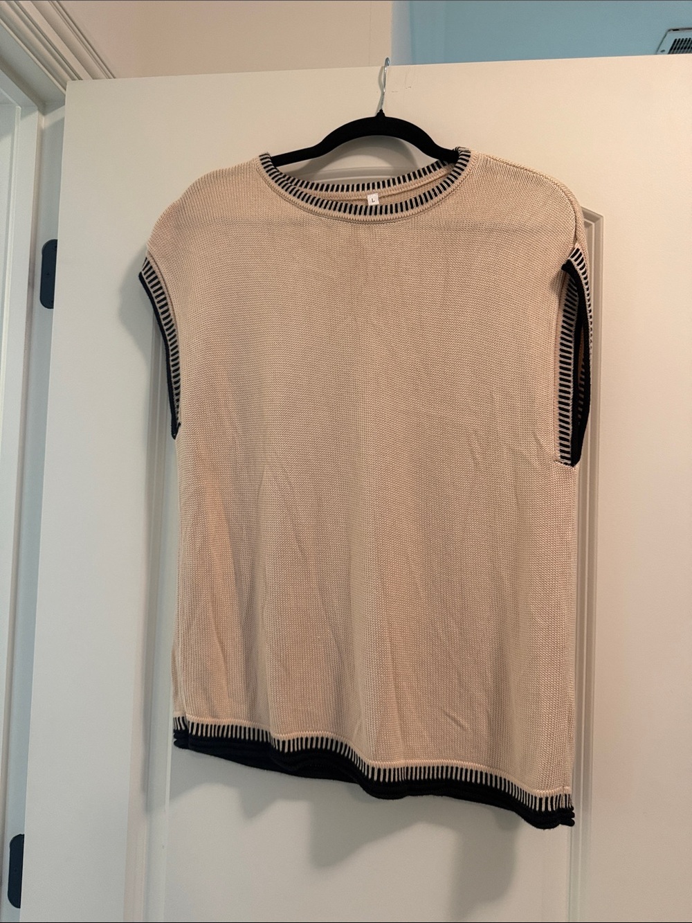 Women’s Cream Knit Shell Top with Black Trim